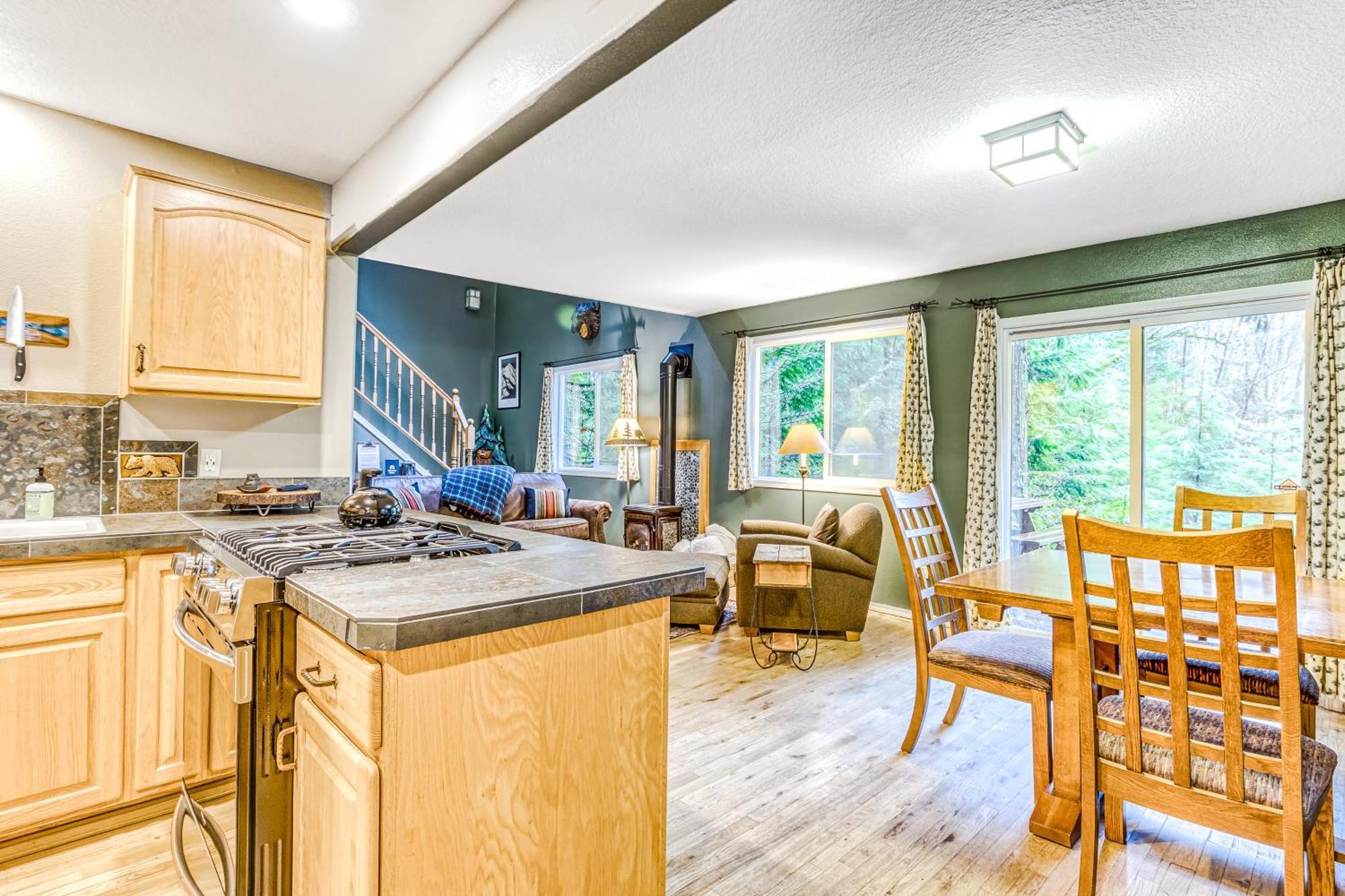 Roaring River Retreat Welches Room photo