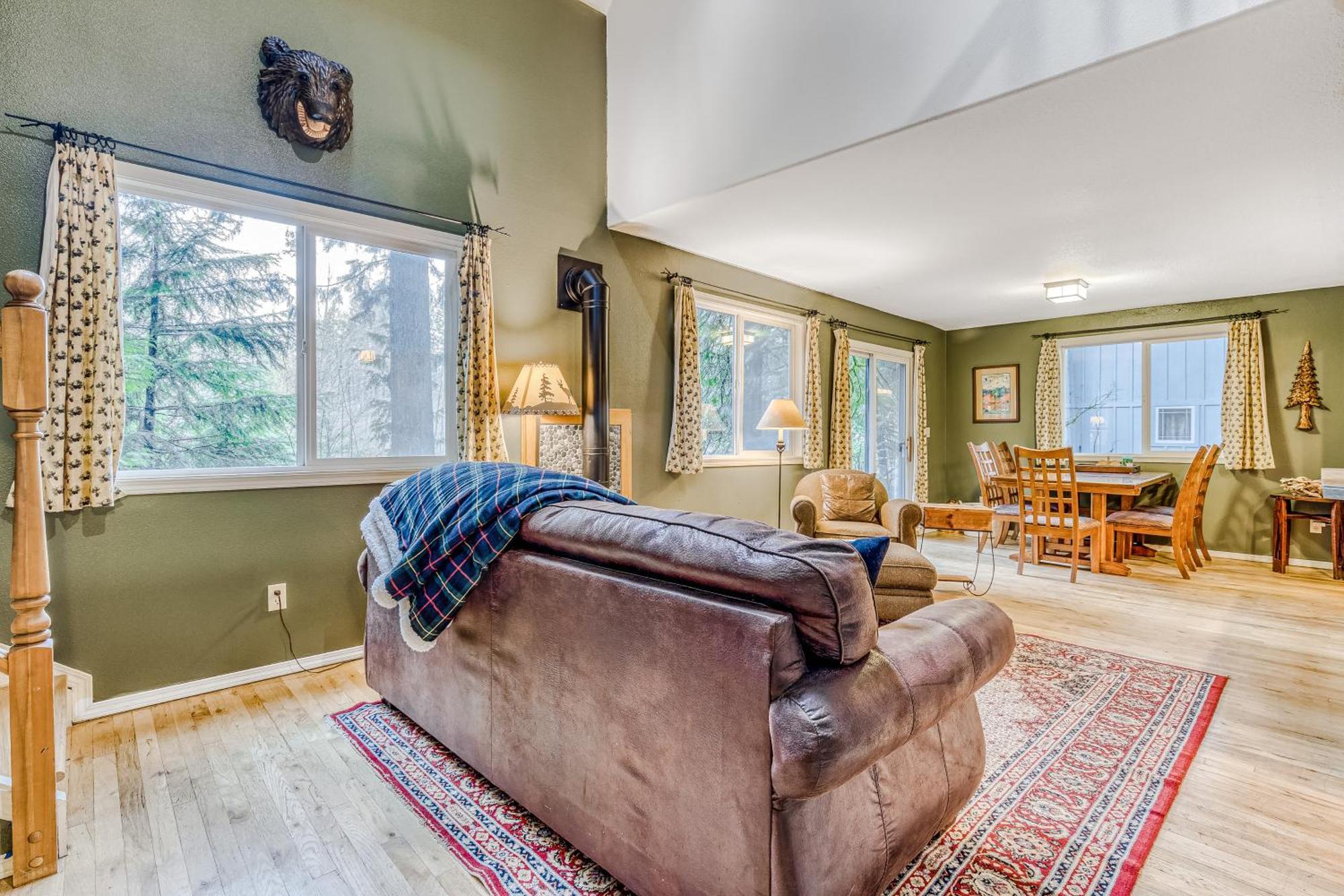 Roaring River Retreat Welches Room photo